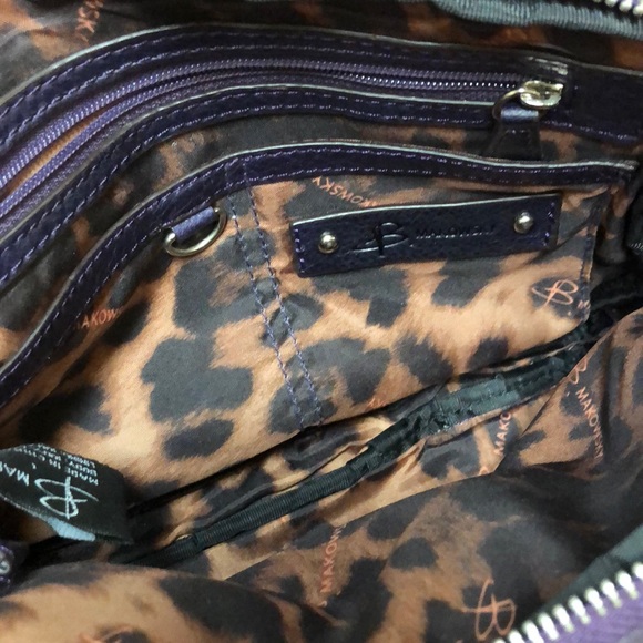 B Makowsky Crossbody Purse - Picture 6 of 6